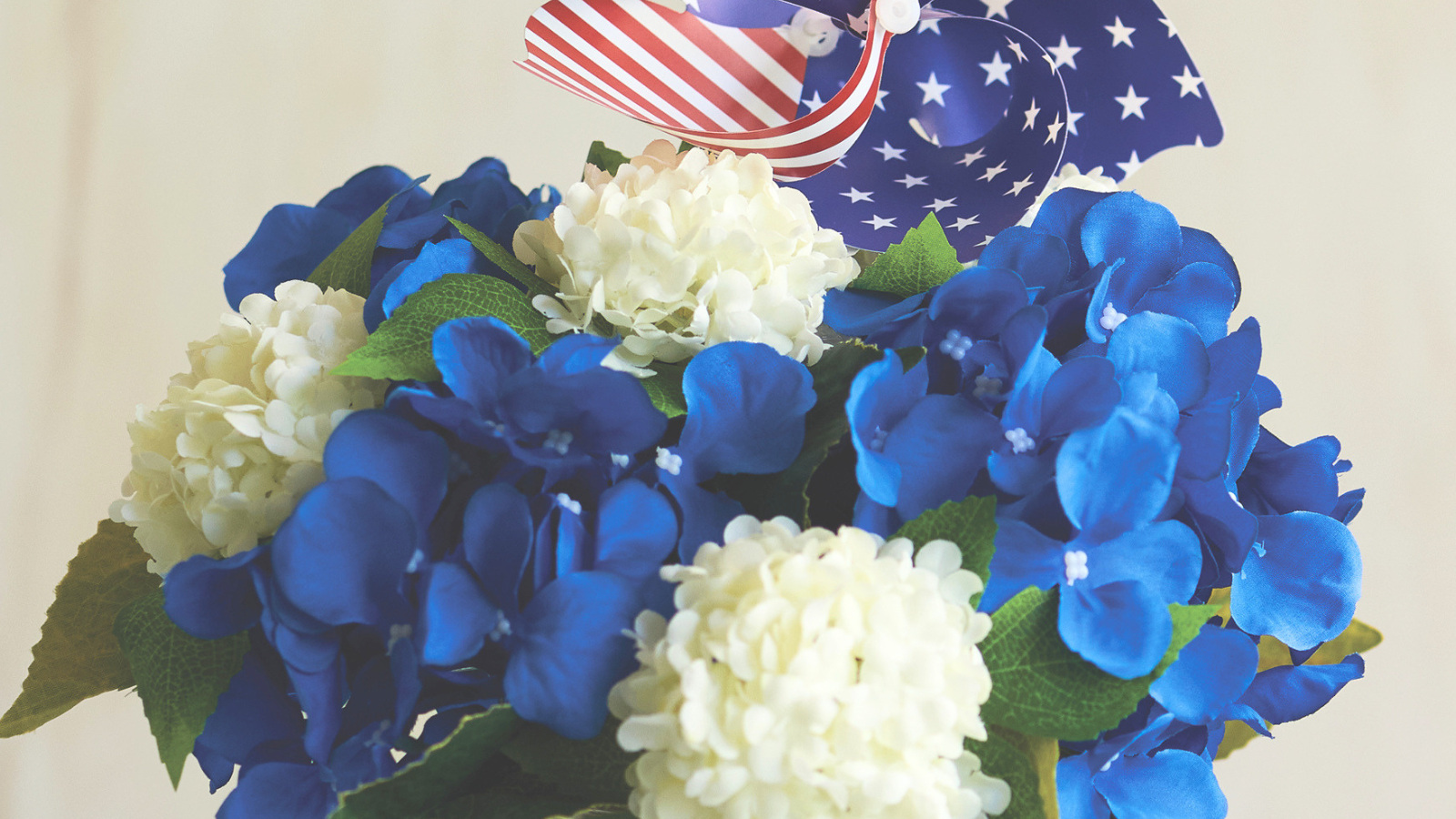 Patriotic Diamond Painting Projects: Blooms and Bling