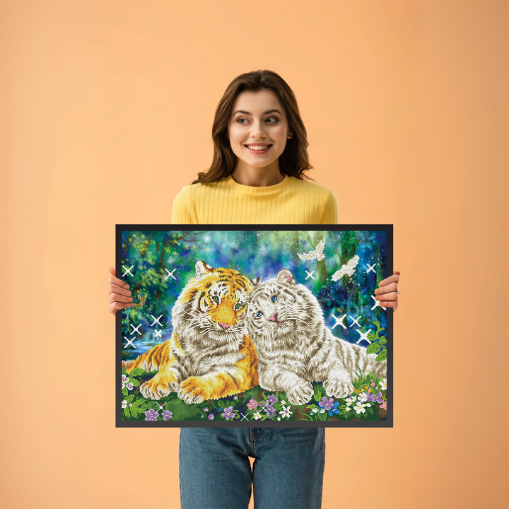 Diamond Dotz Tiger Smooch - 21.7 x 30.3 in