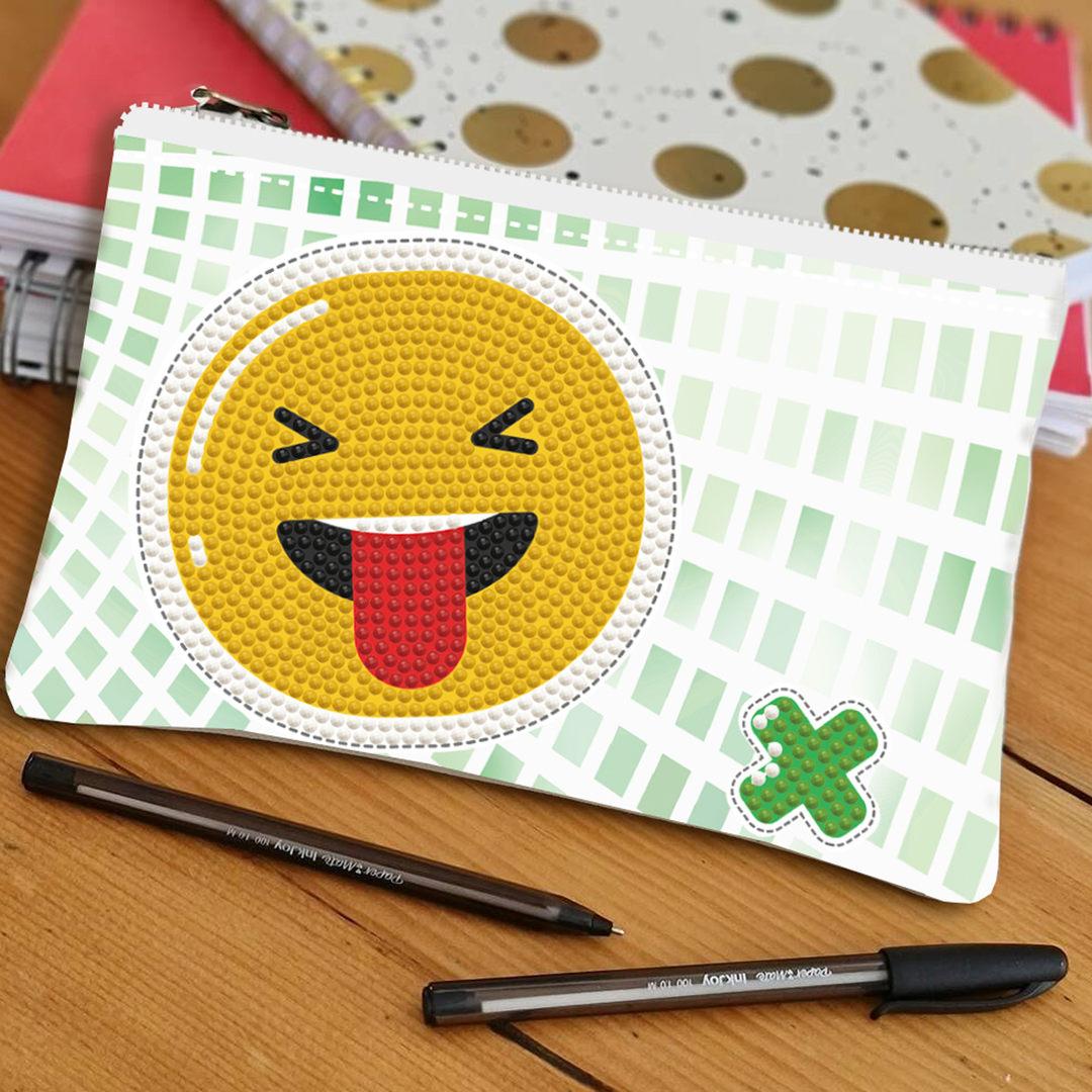 Diamond Dotz Happy Grin Zipper Pouch - 5.51 x 8.46 in