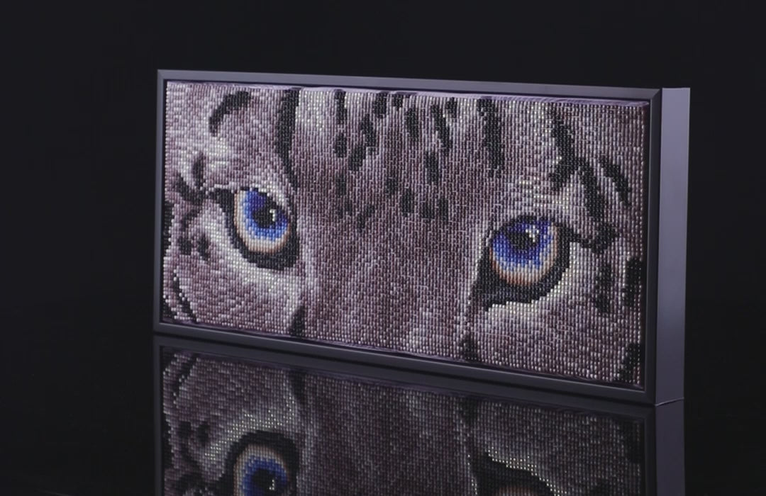 Diamond Dotz Snow Leopard Spy - 16 x 7 in