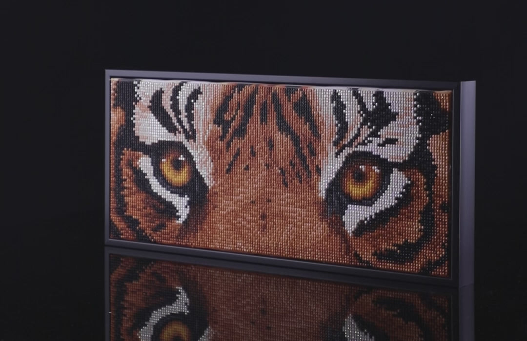 Diamond Dotz Tiger Spy - 16.5 x 5.9 in
